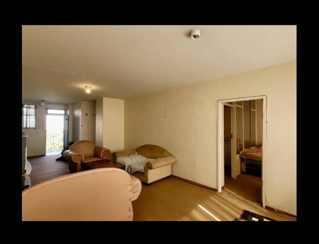 1.5 BEDROOM APARTMENT FOR SALE IN SUNNYSIDE